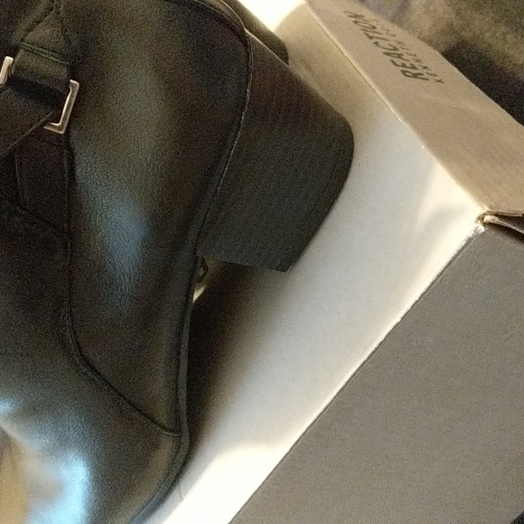 Kenneth Cole Reaction "Never Plan" Booties Size 8 (New) - Picture 8 of 10